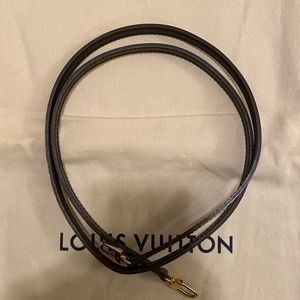 Louis Vuitton crossbody strap